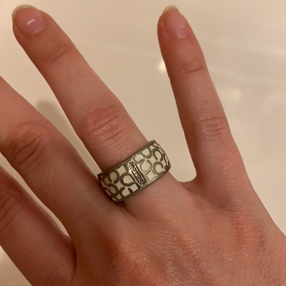 Coach ring - Picture 3 of 3